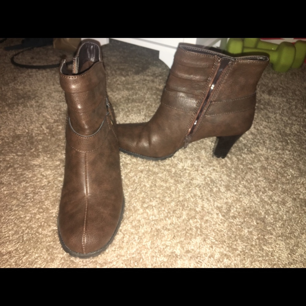 Women’s A2 shoes